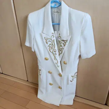 화이트 더블 브레스트 자켓 골드 자수