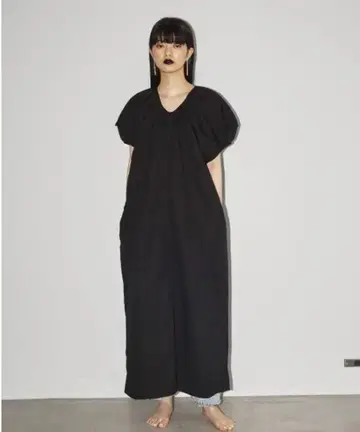 오늘의 퍼프 소매 드레스