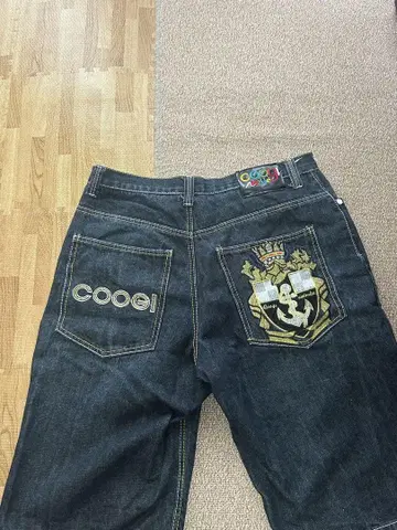 COOGI 자수 디자인 다크 데님 숏 팬츠