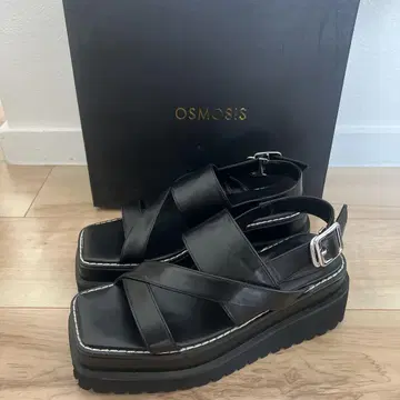 OSMOSIS 블랙 통굽 샌들 36인치