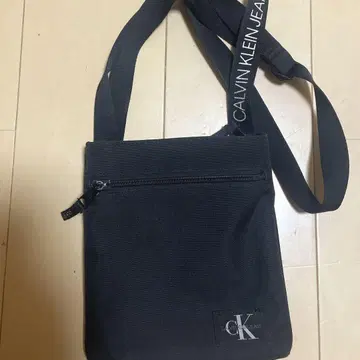 CALVIN KLEIN JEANS 블랙 백