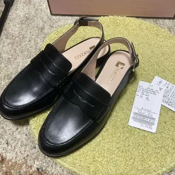 이번 시즌 pascucci 택 포함 새상품 로퍼 샌들 37400엔