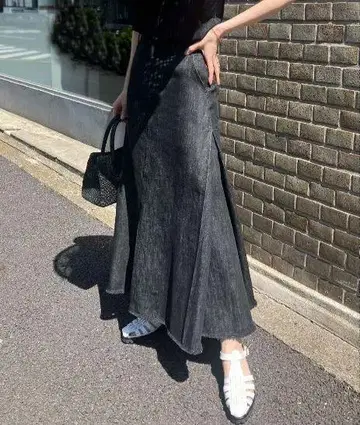Audrey and John Wad 사이드 플리츠 데님 롱 스커트