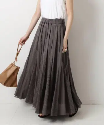 Spick and span 브로이더 볼륨 스커트 36