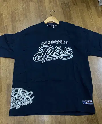AUTHENTIC Joker 프리미엄 티셔츠