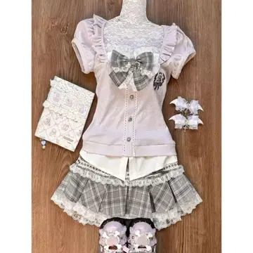 프릴이 달린 핑크 계열 셋업