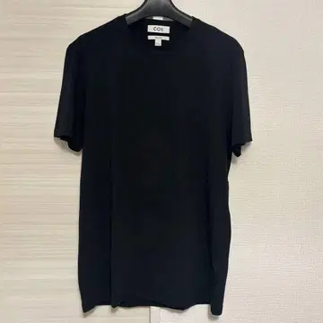 COS 블랙 티셔츠 레귤러 핏 티셔츠 완판템