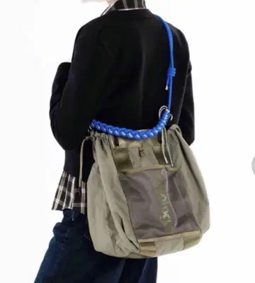 새상품 TOPOLOGIE SUMMIT TOTE MEDIUM 스트랩 포함