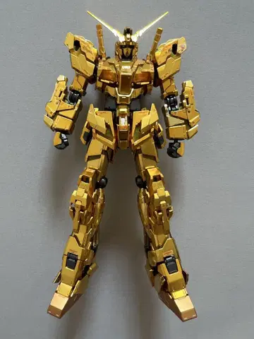 RG 건담 베이스 한정판 유니콘 건담 [골드 코팅]