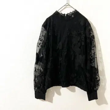 레이스 디자인 상의 꽃무늬 자수 블랙 검정 긴팔 시어 셔츠