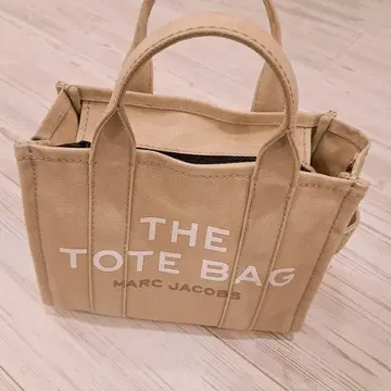 MARC JACOBS THE TOTE BAG