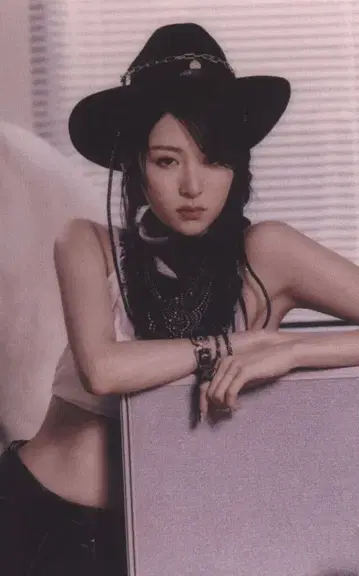 LE SSERAFIM UNFORGIVEN YUNJIN 스티커