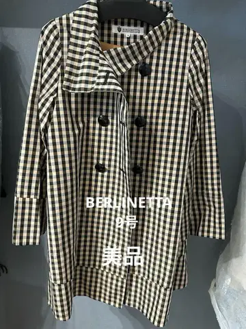 새상품급 BERLINETTA 체크 무늬 트렌치코트 9호