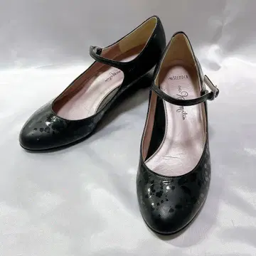 긴자 카네마츠 가죽 스트랩 펌프스 [22.5cm] 웨지 패턴