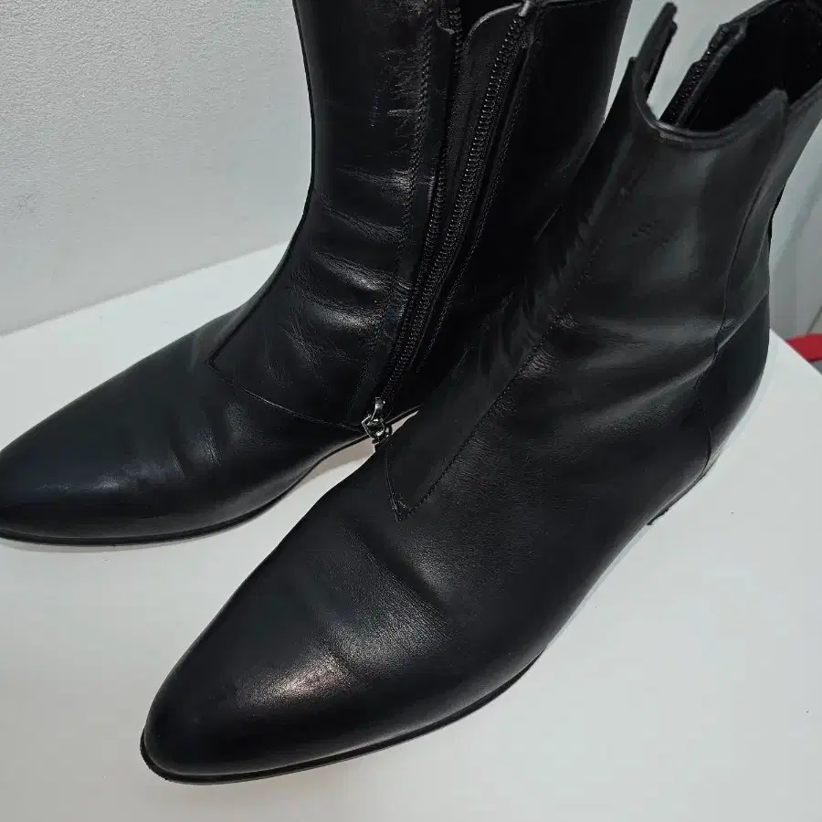 saint laurent wyatt boots エディ SAINT LAURENT Wyatt Leather Chelsea Boots for Men | MR PORTER