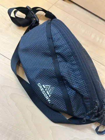 그레고리 바디백 블랙 체크