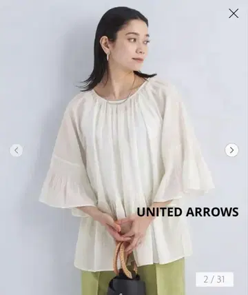 새상품급 UNITED ARROWS 보일 플레어 슬리브 블라우스