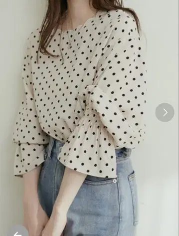 내추럴 꾸뛰르 도트 블라우스