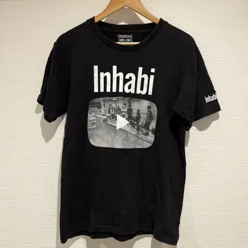 inhabitant. 블랙 티셔츠