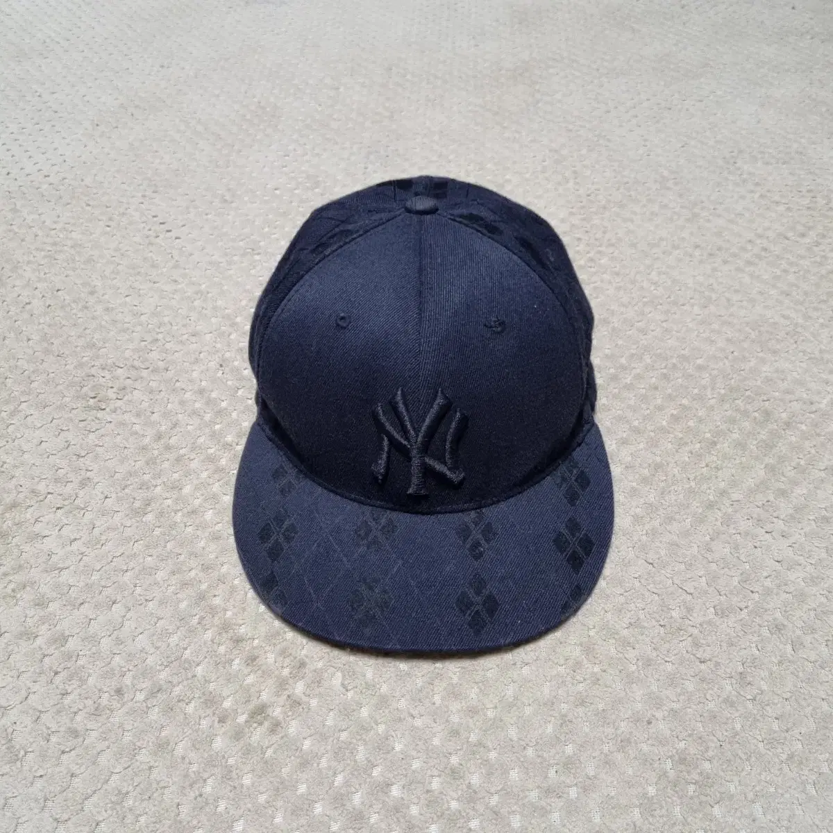 New Era Beams New York Yankees Cap on Bunjang Global Site.