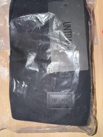 UNTRACK 스마트폰 숄더 국체 한정판 모델