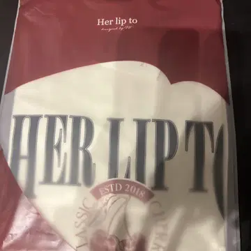herlipto Classic Cherry Tee white 티셔츠