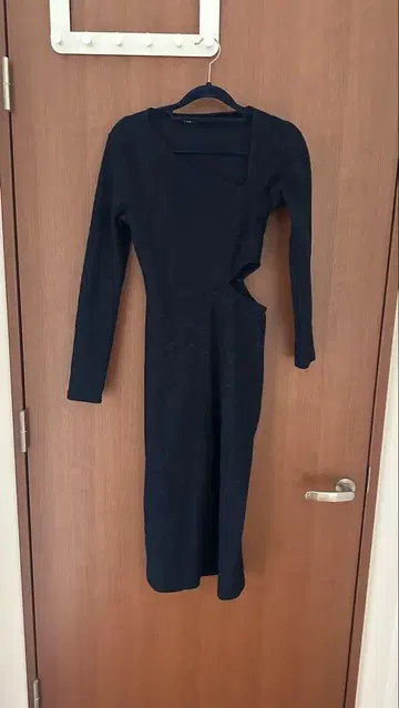 자라 네이비 긴팔 원피스 컷 아웃 S