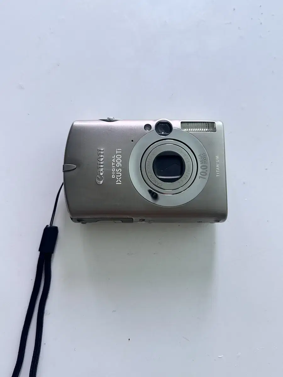 Canon IXUS 900 Ti Influencer Digital Camera