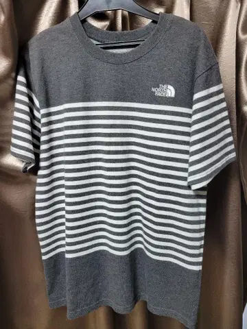 THE NORTH FACE 그레이 스트라이프 티셔츠 M