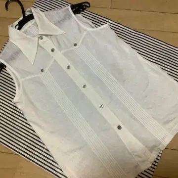 화이트 슬리브리스 셔츠 얇은 소재 린넨 100%