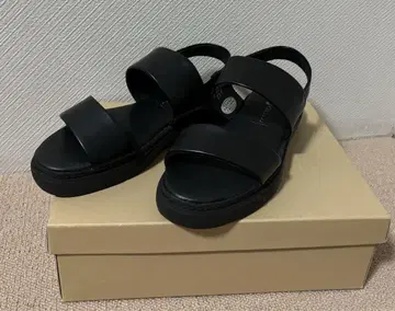 JeffreyCampbell 제프리 캠벨 샌들 론 헤르만 토야 안나