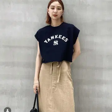 moussy MLB 크롭 탑