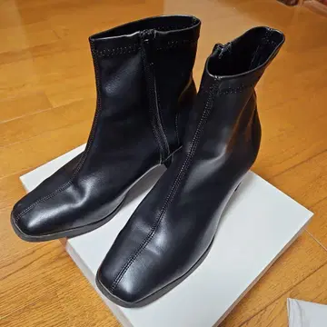 블랙 부츠 중간 힐 지퍼