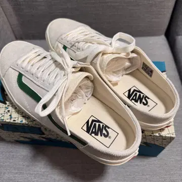 VANS 화이트/그린 스니커즈 레어 모델