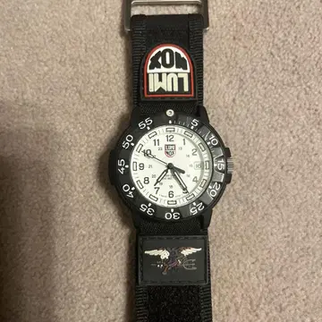 Luminox Series 3000 화이트 레어 나일론 벨트 포함