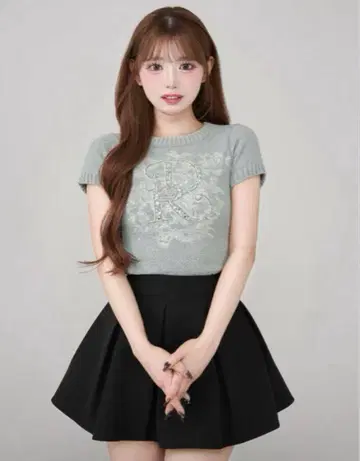 미개봉 새상품 다리치 비쥬 플라워 니트탑 GRY