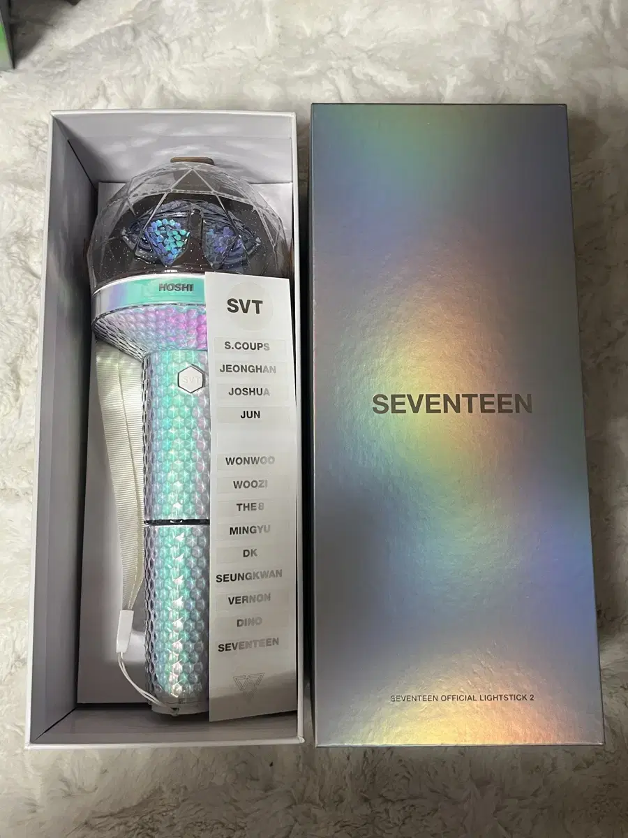 세븐틴 뉴럿봉 + 뉴럿봉 키링 일괄로 팝니다