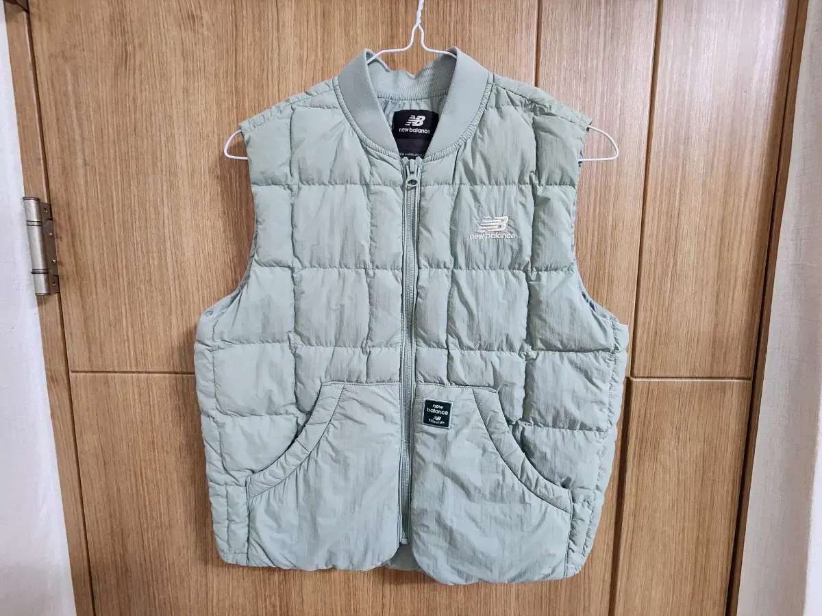 (140) New Balance Kids Lightweight Down Vest