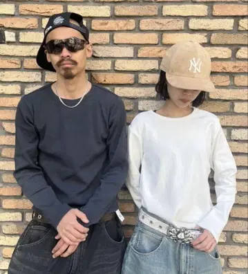미래 아카이브 24SS 장소매 티셔츠