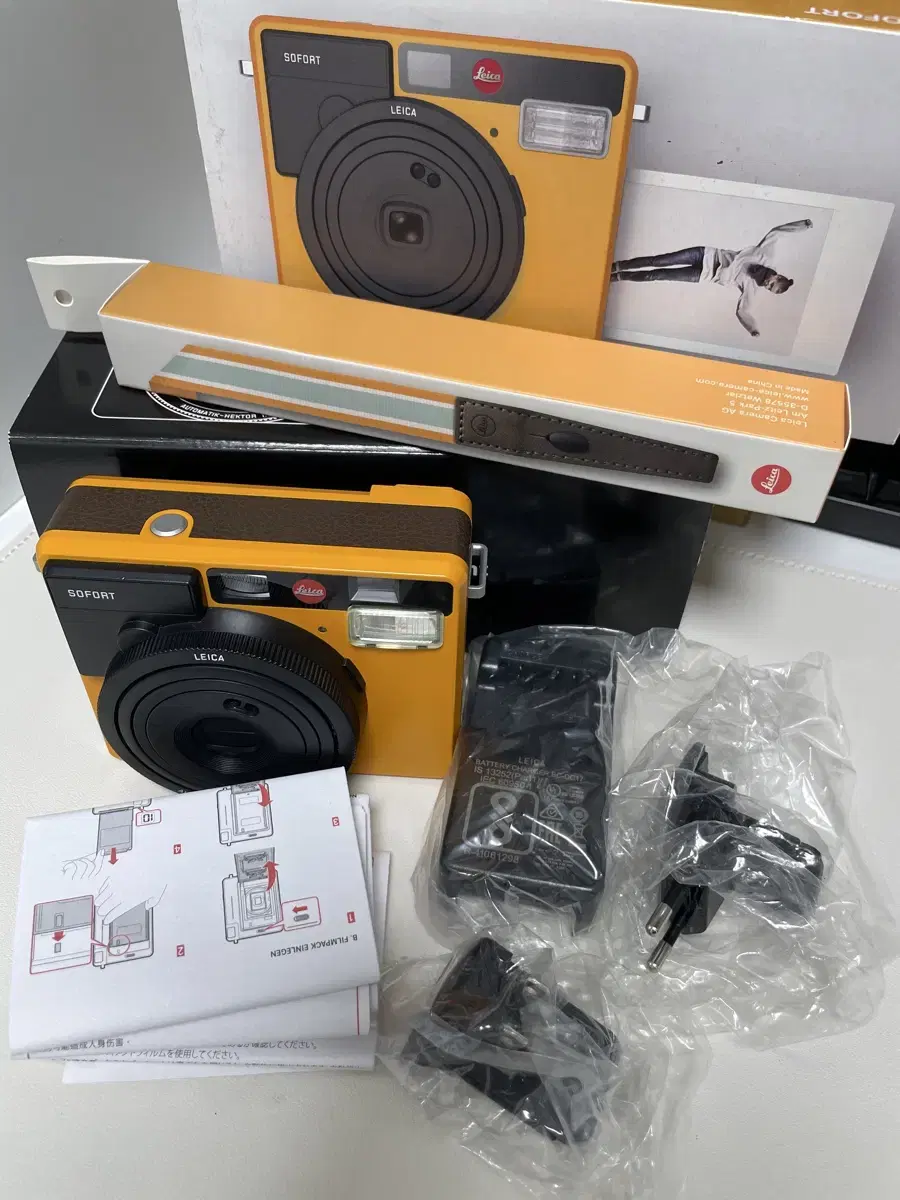 Full box) Leica Sofort 1 (Orange) Instant Camera
