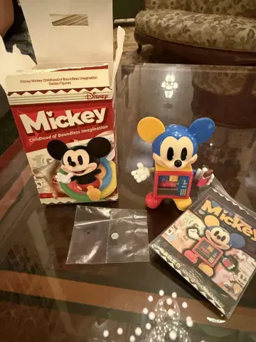 Mickey Mouse 팝 마트 자동 판매기
