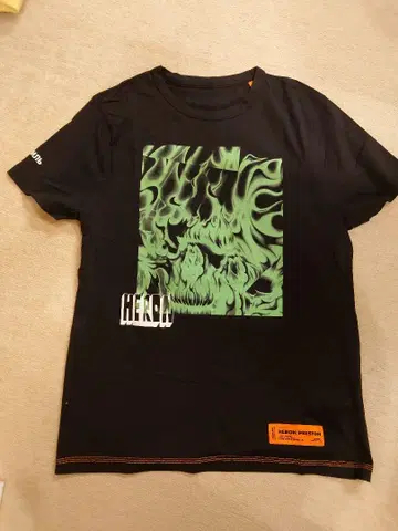 HERON PRESTON 그린 플레임 티셔츠 M 사이즈 블랙
