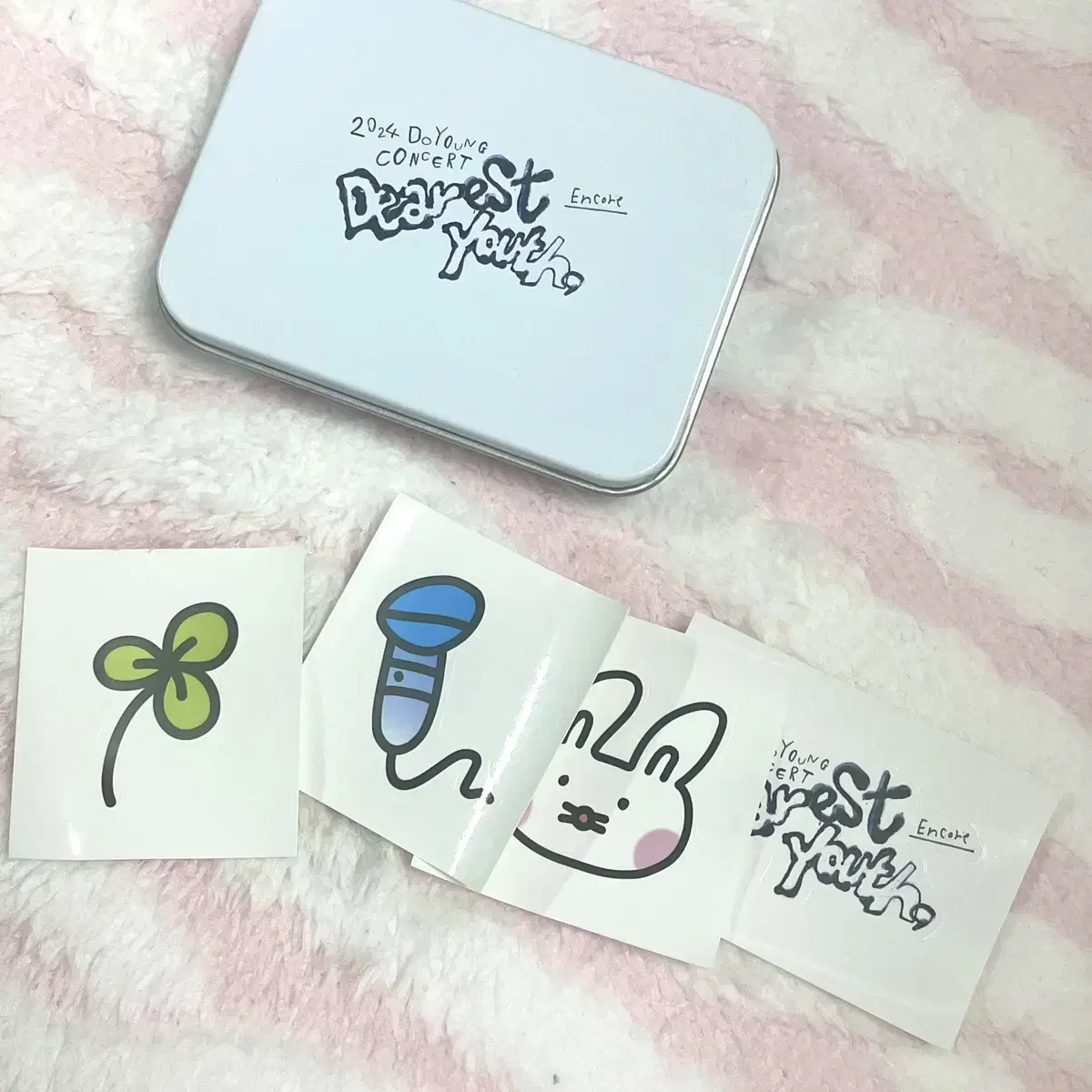 NCT | 엔시티 Nct Doyoung Doors Clover sealed cushion