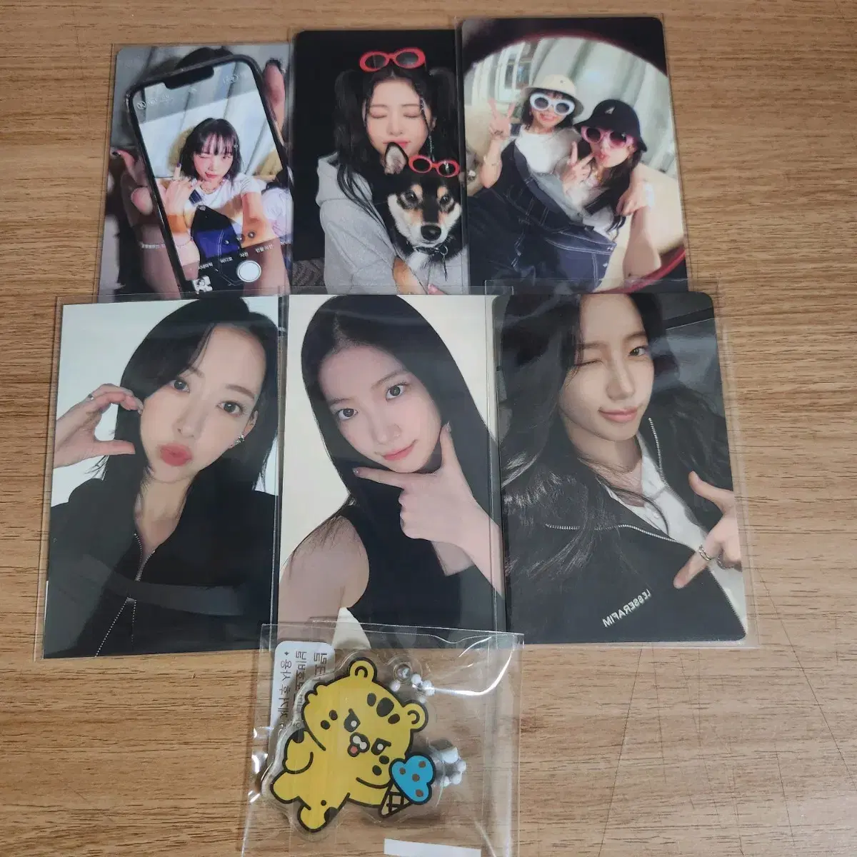 Le Sserafim Official Poca Fim's Club Weverse Japan MD Kim Arch Fleece Sakura Kazuha