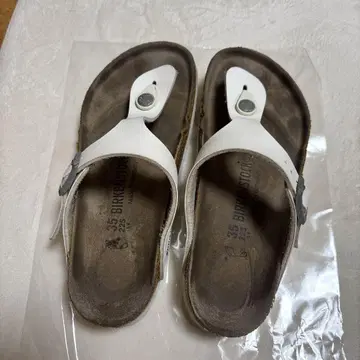 BIRKENSTOCK 화이트 플립플랍 35