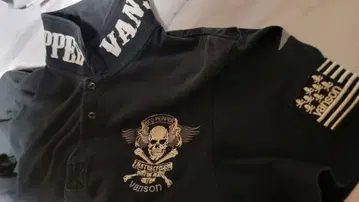Vanson 레드 페퍼 콜라보 스컬 자수 셔츠