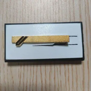 골드 스트라이프 넥타이핀