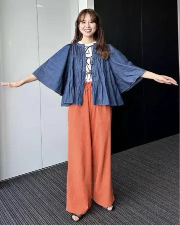 니코앤드 리본 셔링 플레어 블라우스