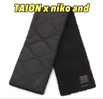 TAIONniko and 별주 리버서블 다운 머플러