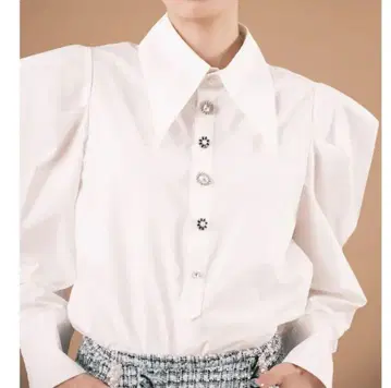Lilly Brown 포인트 컬러 비쥬 셔츠 화이트